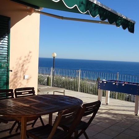 Villetta Sole Mare Santo Stefano al Mare Exteriör bild