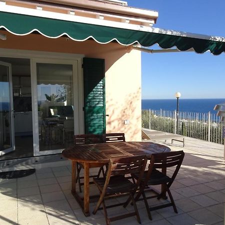 Villetta Sole Mare Santo Stefano al Mare Exteriör bild