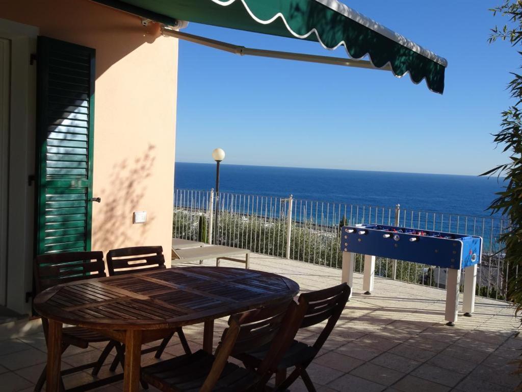 Villetta Sole Mare Santo Stefano al Mare Exteriör bild