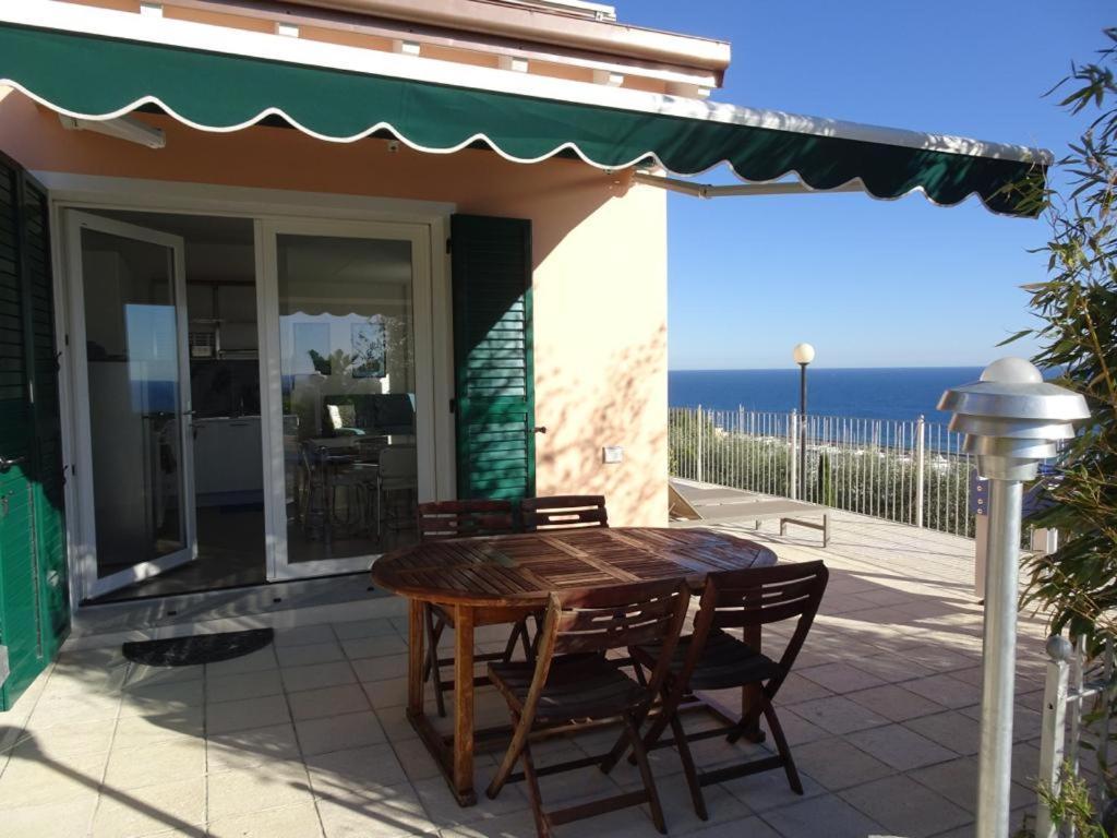 Villetta Sole Mare Santo Stefano al Mare Exteriör bild