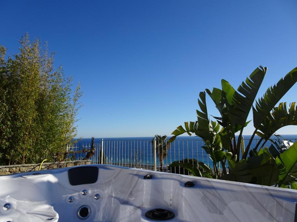 Villetta Sole Mare Santo Stefano al Mare Exteriör bild