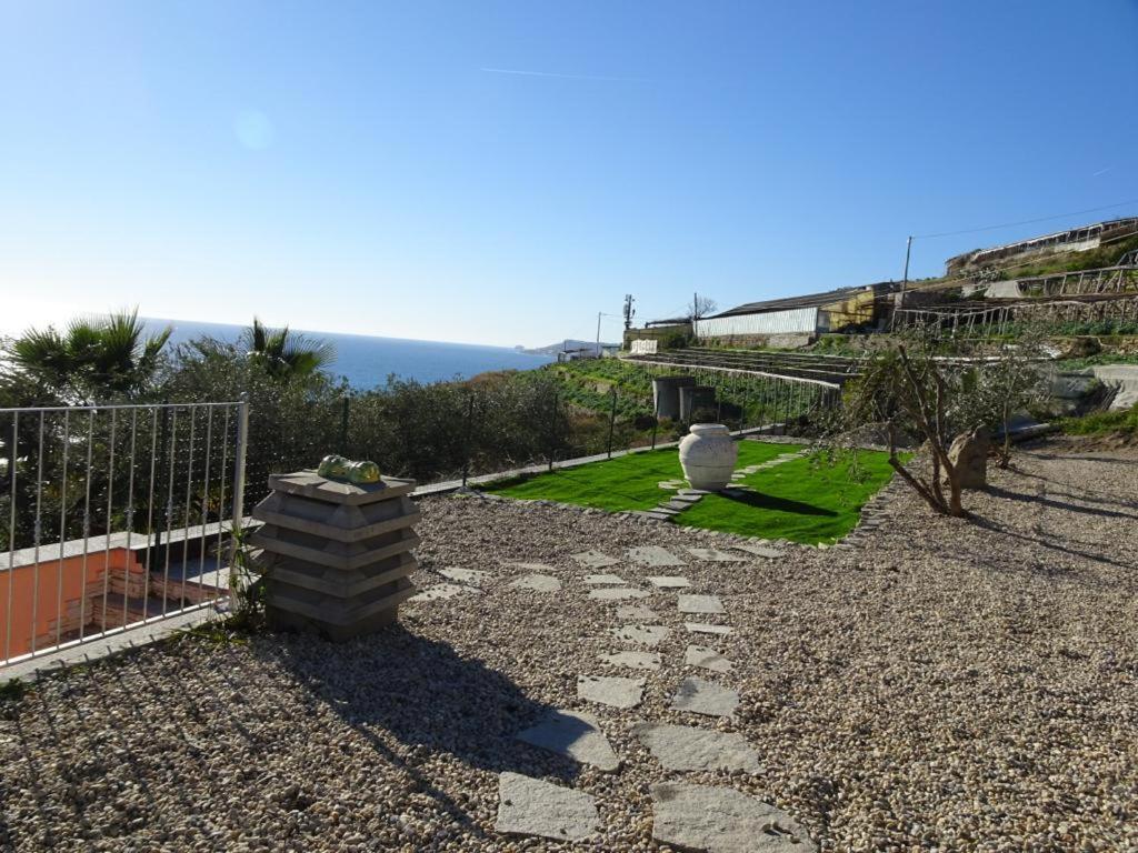 Villetta Sole Mare Santo Stefano al Mare Exteriör bild