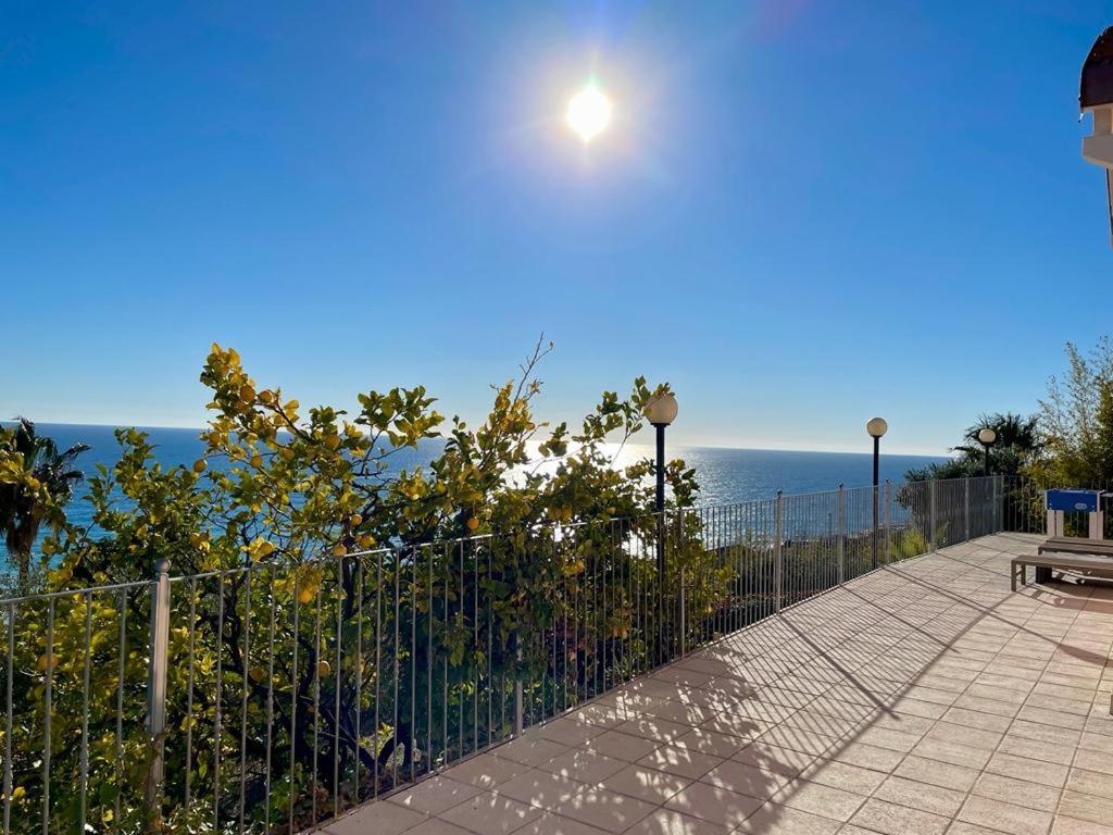 Villetta Sole Mare Santo Stefano al Mare Exteriör bild